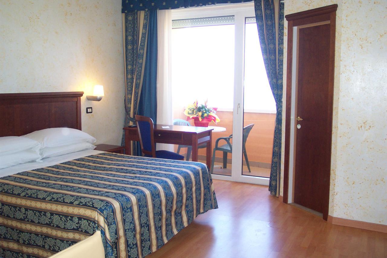Hotel Alexander Resort Rimini Exterior photo