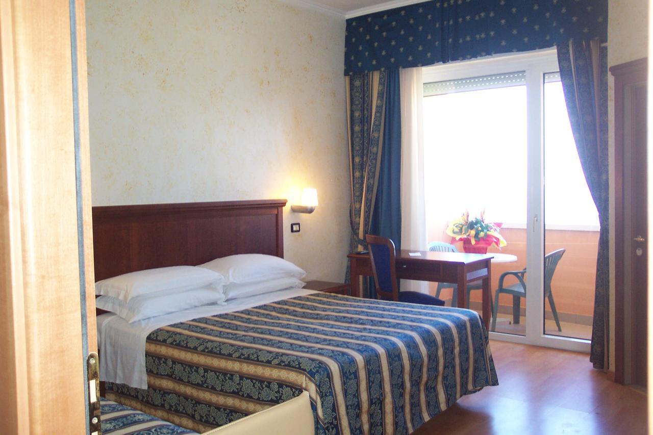 Hotel Alexander Resort Rimini Exterior photo