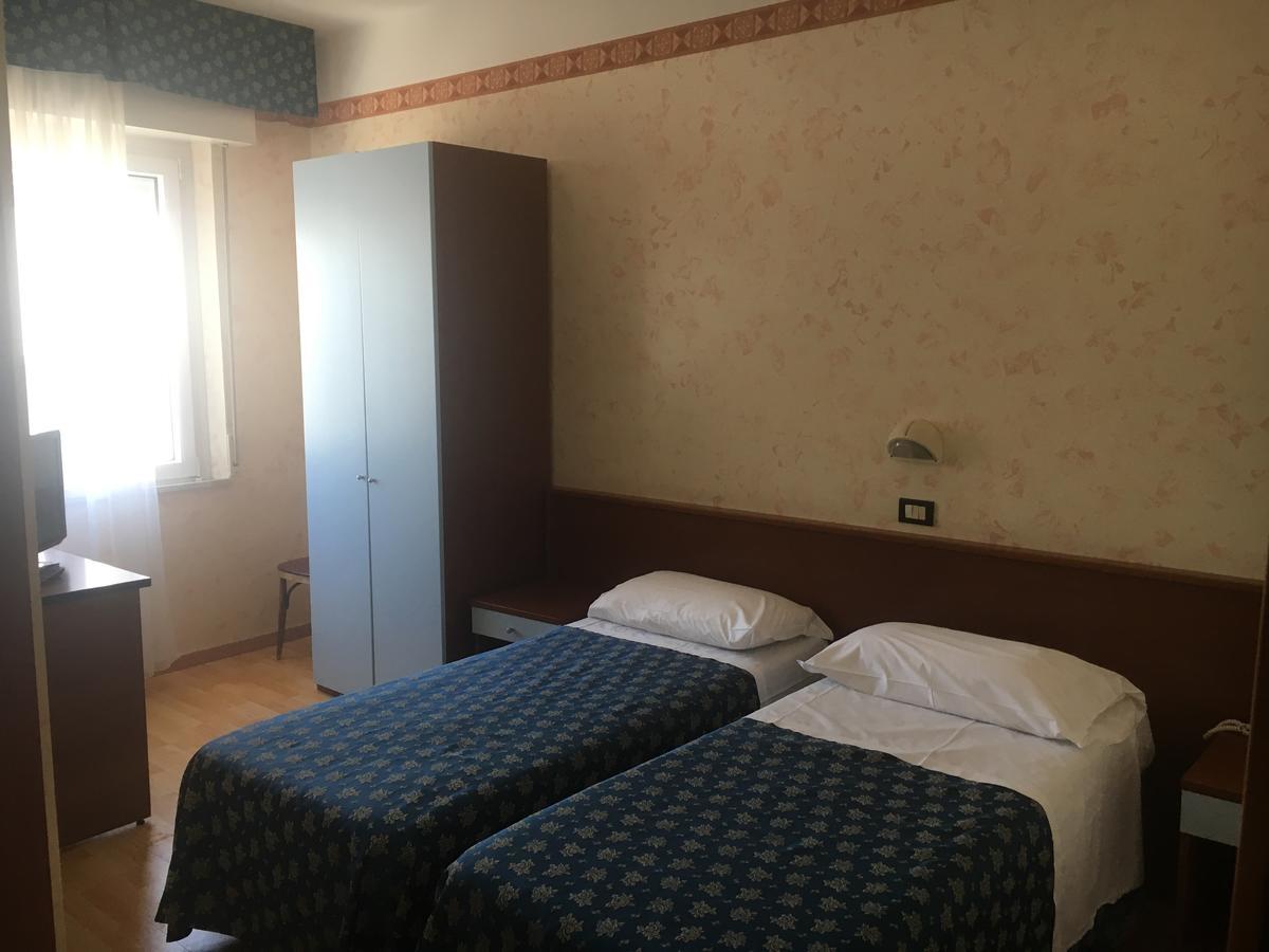 Hotel Alexander Resort Rimini Exterior photo